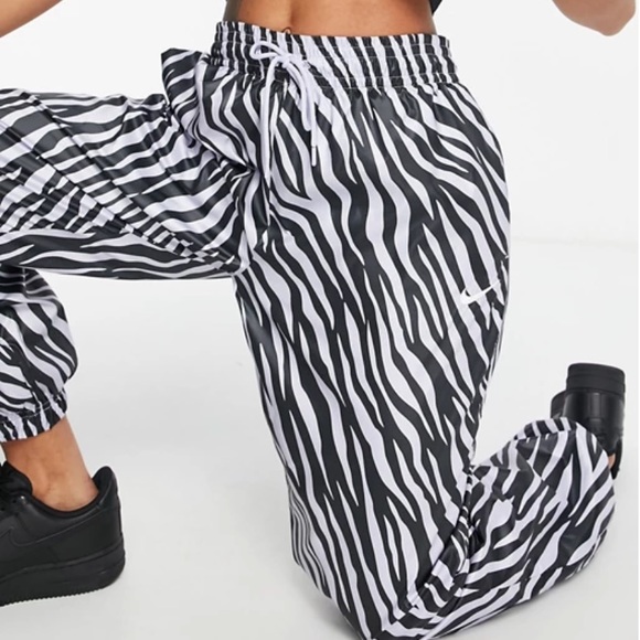 Nike Icon Clash zebra print pants - Picture 4 of 4